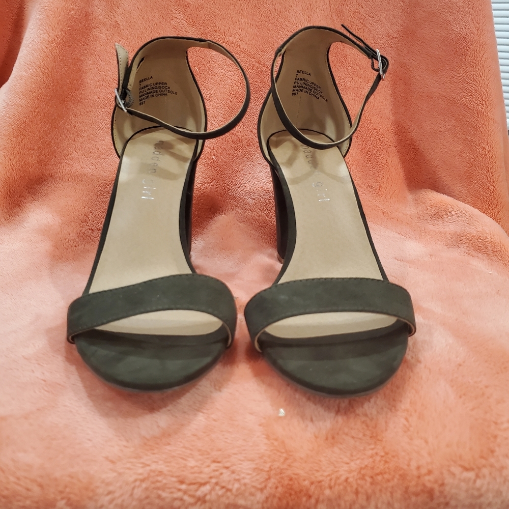 Women's shoes